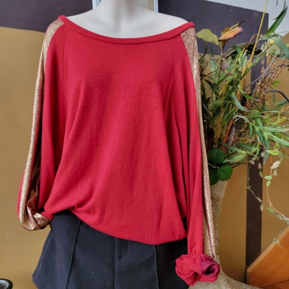 Red Haptics Off Shoulder Tee Gold Sleeve Long Sleeve Loose T-Shirt Holly Harper
